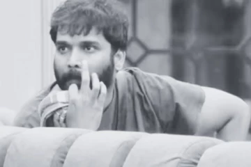 பாத்ரூமில் தேவையில்லாத வேலை..? ரெட் கார்டு கொடுத்து பிரதீப் வெளியேற்றம்??