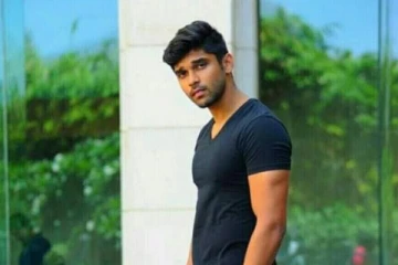 துருவ் விக்ரம் பிரபல நடிகையுடன் டேட்டிங்! காதலிக்கிறார்களா?