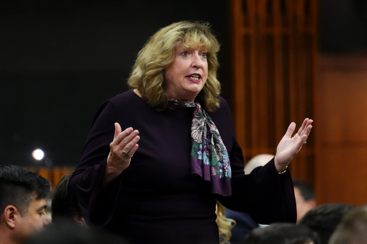 லிபரல் கட்சியில் இணைந்த 5ஆவது எதிர்க்கட்சி உறுப்பினர் | Conservative Mp Marilyn Gladu Crosses