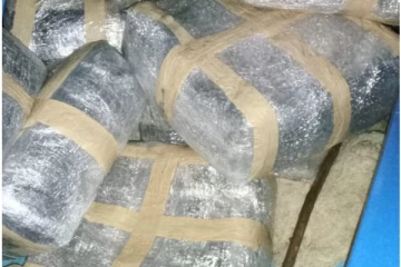 யாழில் கஞ்சாவுடன் இருவர் கைது(Photo)