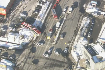 கனடாவில் இடம்பெற்ற பேருந்து விபத்தில் 10 பேர் காயம்