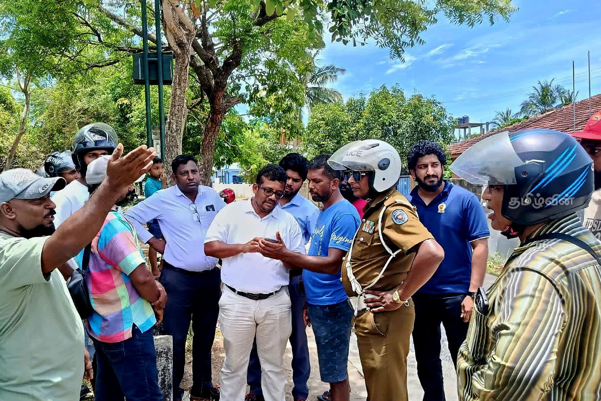 திருகோணமலையில் நடைபாதை வியாபாரத்தை தடை செய்த மாநகரசபை | Trincomalee Municipal Council Bans Sidewalk