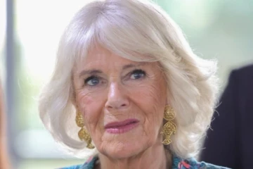 ராணி கமீலாவின் முதல் காதலர் மரணம்