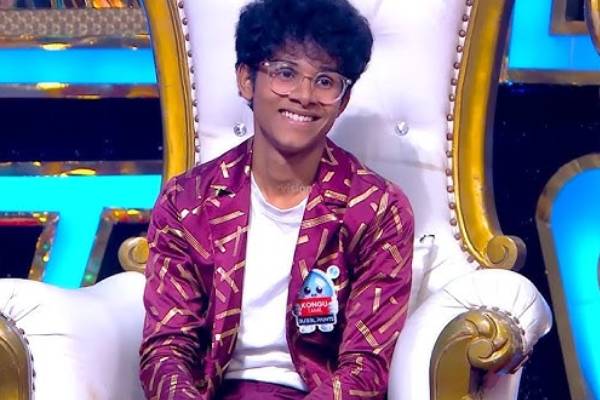 சூப்பர் சிங்கர் புகழ் அருணாவிற்கு நிச்சயதார்த்தம் முடிந்தது... ஜோடியின் போட்டோ இதோ | Super Singer Fame Aruna Engaged Photo