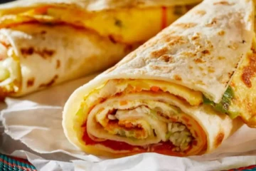 ரிச் ஓட்டல் சுவையில் முட்டை சப்பாத்தி ரோல்... எப்படி செய்வது தெரியுமா?