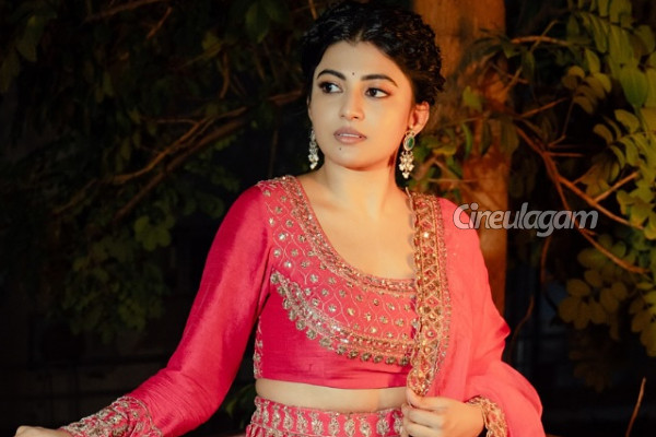 கயல் ஆனந்திக்கு அடித்த ஜாக்பாட்.. பிரபாஸ் படத்தில் இப்படி நடிக்கிறாரா? | Kayal Anandhi Joins Prabhas Rajasaab கயல் ஆனந்திக்கு அடித்த ஜாக்பாட்.. பிரபாஸ் படத்தில் இப்படி நடிக்கிறாரா? | Kayal Anandhi Joins Prabhas Rajasaab