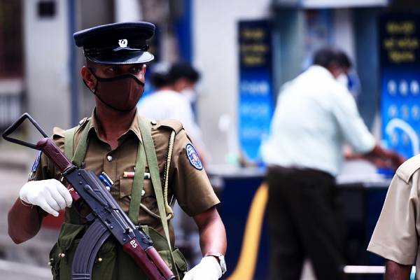 வவுனியாவில் பெண்ணுக்கு கத்திக்குத்து: அடுக்குமாடி குடியிருப்பில் பயங்கரம் - ஒருவர் கைது | Vavuniya Cleaning Worker Arrest Stabbing Incident