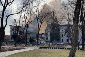 திரையரங்கை மொத்தமாக சிதைத்த ரஷ்ய வெடிகுண்டு: பதுங்கியிருந்த 1,200 பேர் நிலை?