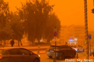 ஆரஞ்சு நிறமாக மாறிய வானம்: கிரேக்கத்தின் கிரீட் தீவில் ஆச்சரியம்: பின்னணி