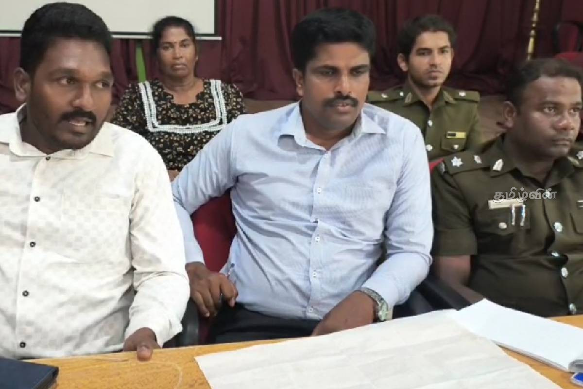 பிளாஸ்டிக் உணவுப் பொதிகளுக்கு முற்றுப்புள்ளி வைத்த புதுக்குடியிருப்பு பிரதேச சபை | Pudukudiyirupu End Plastic Food Package பிளாஸ்டிக் உணவுப் பொதிகளுக்கு முற்றுப்புள்ளி வைத்த புதுக்குடியிருப்பு பிரதேச சபை | Pudukudiyirupu End Plastic Food Package