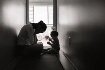 வெளிநாடொன்றில் குழந்தையுடன் சிக்கி தவிக்கும் இலங்கை பெண் ; அதிரடி காட்டிய அரசாங்கம்