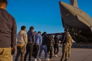 அமெரிக்காவில் இருந்து நாடுகடத்தப்பட்ட இந்தியர்கள் கூறிய அதிர்ச்சித்தகவல்!