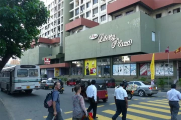 கோவிட் காரணமாக கொழும்பின் முன்னணி வணிகவளாகம் மூடப்பட்டது!