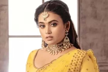 குழந்தைக்கு பாலூட்டியபடி ஷூட்டிங்கில் மேக்கப்! வெண்பா வெளியி்ட்ட புகைப்படம்