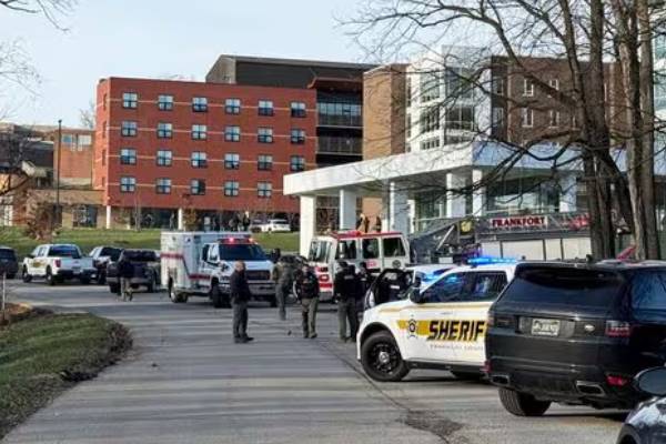 அமெரிக்காவில் பல்கலைக்கழகத்திற்குள் நடத்தப்பட்ட துப்பாக்கி சூடு! | Kentucky Campus Shooting Leaves One Dead அமெரிக்காவில் பல்கலைக்கழகத்திற்குள் நடத்தப்பட்ட துப்பாக்கி சூடு! | Kentucky Campus Shooting Leaves One Dead