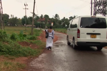 வேனில் கடத்தப்பட்ட சிறுவன் பாய்ந்து தப்பினார்!