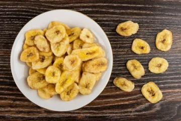 உங்களுக்கு வாழைப்பழ சிப்ஸ் பிடிக்குமா? அதிகமாக சாப்பிட்டா இந்த பாதிப்பு உண்டாகுமாம்!