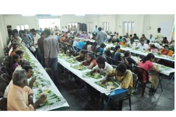 தாலி கட்டும் நேரத்தில் திருமணத்தை நிறுத்திய மணப்பெண் - டிபன் வீணாகாமல் சாப்பிட்டுவிட்டு பிரிந்த குடும்பத்தினர்