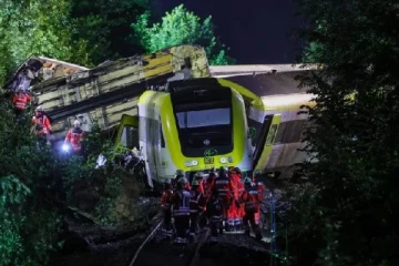 ஜேர்மனியில் தடம் புரண்ட பயணிகள் ரயில்... 25 பேர்களின் நிலைமை கவலைக்கிடம்