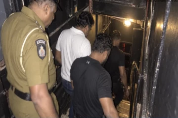 முறுக்கு கடைக்குள் இரகசிய நிலத்தடி இரவு விடுதி ; அதிரடி காட்டிய அதிகாரிகள்
