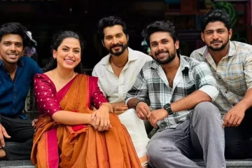 தஞ்சாவூர் பெரிய கோவிலுக்கு சென்றுள்ள அய்யனார் துணை சீரியல் பிரபலங்கள்.. புகைப்படத்தை பாருங்க