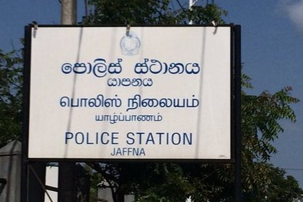 யாழில் பொலிஸார் மேற்கொண்ட விசேட சோதனை! | Jaffna Street Workers Public Nuisance 4 Arrested