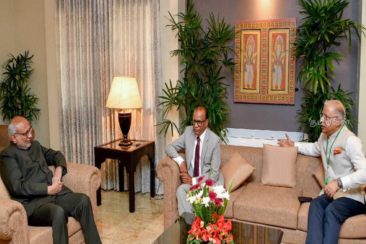 வலுசக்தி அமைச்சராக நியமனம் பெற்ற அநுர கருணாதிலக்கவை சந்தித்த இந்திய துணை ஜனாதிபதி | Indian Vice President Meets Anura Karunathileke