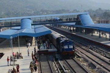 ඉන්දියාවේ හොඳම පිරිසිදුම දුම්රිය ස්ථාන 10 ගැන ඔබ දැනුවත්ද..?