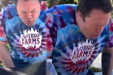 உலக சாதனைக்கு நபர் செய்த காரியம்! புல்லரிக்க வைக்கும் காட்சி