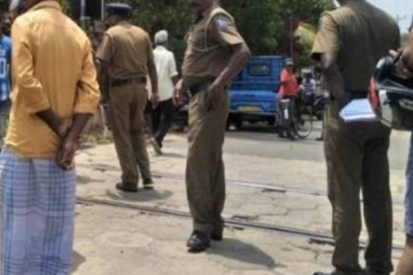 பதுளையில் இரதம் மோதுண்டு உயிரிழந்த இருவர்: சாரதிக்கு நீதிமன்றம் விடுத்த உத்தரவு! | Badulla 2 People Death Collided With A Power Line