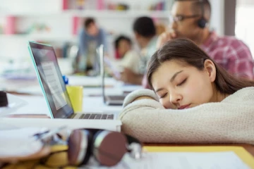 මහ දවල්ටත් නින්දෙන් මත් වෙන හේතු.