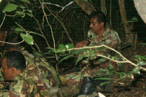 புலனாய்வாளர்களுக்கு கிடைக்கப்பெற்ற இரகசிய தகவல்- காட்டுப் பகுதியில் இருந்து மீட்கப்பட்ட பெட்டிகள்! - ஐபிசி தமிழ்