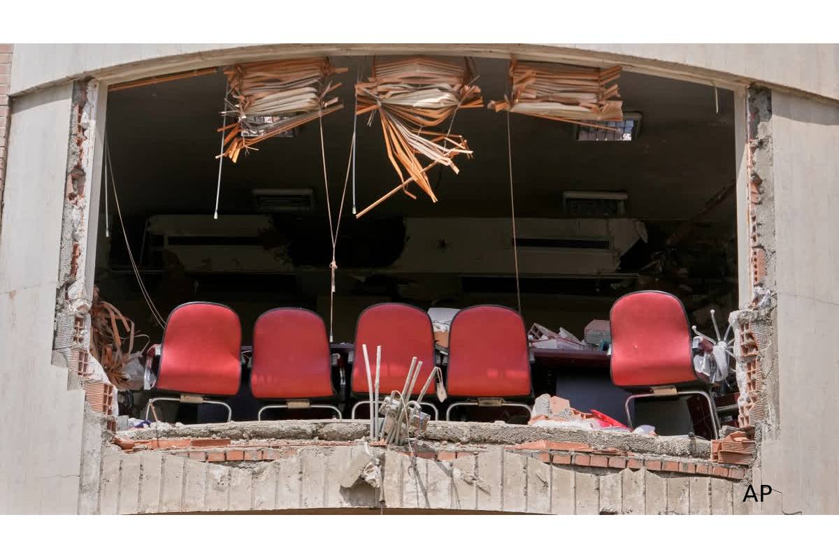 trump says us airman rescued iran fight