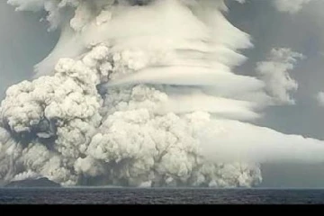 ”கடலுக்கடியில் எரிமலை” டோங்கா தீவு பகுதிக்கு ஏற்பட்ட நிலை ஐரோப்பாவுக்கும் வரலாம்