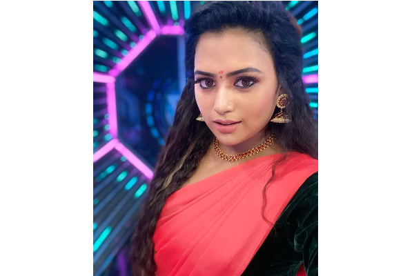 பாவாடை தாவணியில் பாரதி கண்ணம்மா பரினா.. புகைப்படங்களுடன் இதோ | Farina Azad Latest Click Gone Viral