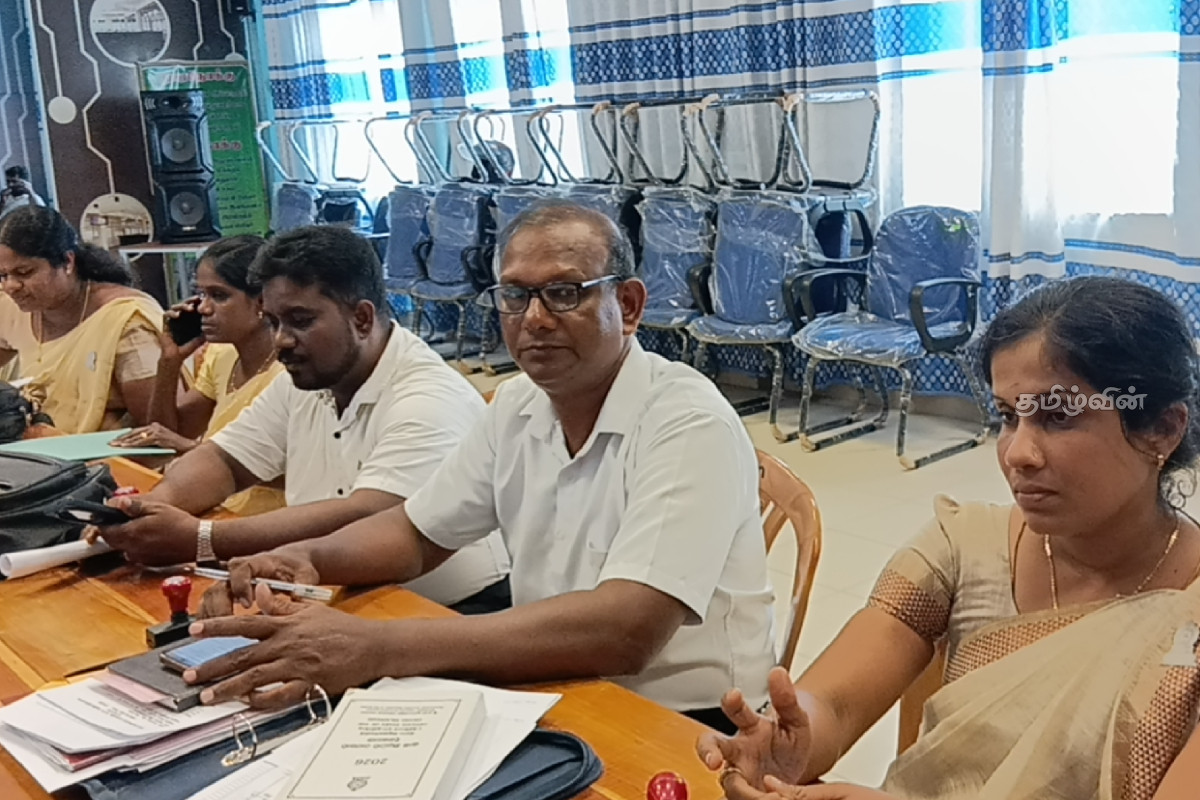கண்டாவளை பிரதேச செயலர் பிரிவில் காணிப் பிணக்குகளுக்கு தீர்வு | Resolving Land Disputes Through Mobile Services கண்டாவளை பிரதேச செயலர் பிரிவில் காணிப் பிணக்குகளுக்கு தீர்வு | Resolving Land Disputes Through Mobile Services