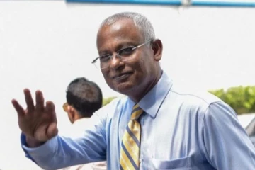 இலங்கை வந்திறங்கிய மாலைதீவு ஜனாதிபதி உள்ளிட்ட குழுவினர்!
