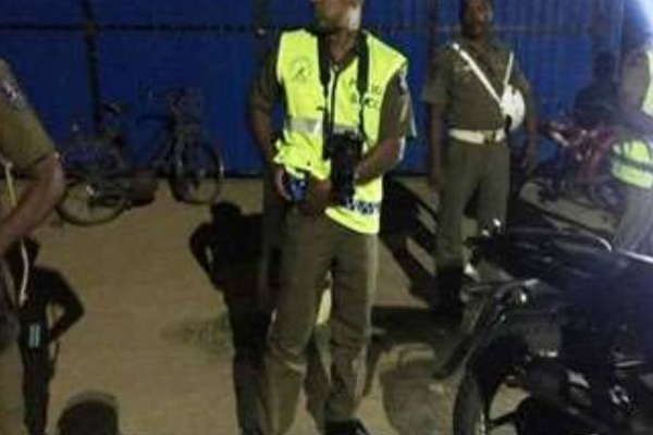 மனைவி வெளிநாட்டில்... கணவன் உட்பட இருவரின் மோசமான செயல்! நீதிமன்றம் விடுத்த உத்தரவு | Two People Arrested For Theft In Nuwara Eliya