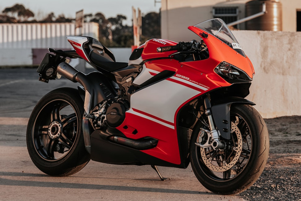 பட்டப்பகலில் திருடப்பட்ட மோட்டார் சைக்கிள் | Motorcycle Stolen In Broad Daylight