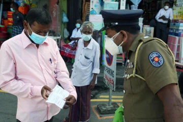 வீட்டிலிருந்து வெளியேற ஒருவருக்கே அனுமதி - நாட்டில் கடுமையான தடைகள்