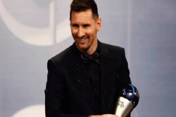 பீபா அதி சிறந்த கால்பந்தாட்ட வீரர் விருதை வென்றார் லியோனல் மெஸ்ஸி