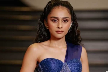 நீலநிற டிரான்ஸ்பெரண்ட் ஆடையில் மயக்கும் சூப்பர் சிங்கர் பிரகதி!! புகைப்படங்கள்..