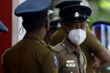 மூன்று கோடி ரூபா பணத்துடன் கான்ஸ்டபிள் ஒருவருடன் நால்வர் கைது