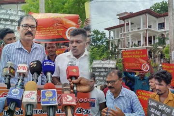 மட்டக்களப்பில் இறால் வளர்ப்பிற்கு எதிராக போராட்டம் முன்னெடுப்பு