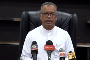 ලාල්ටත් ගෙදර යන්න වෙයි.. වහාම ධුරයෙන් ඉවත් කරන ලෙස බලකරමින් සිකුරාදා සිට දැවැන්ත විරෝධතා ව්‍යාපාරයක්