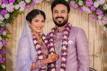 பிக்பாஸ் புகழ் ஜுலிக்கு கோலாகலமாக திருமணம் முடிந்தது... வாழ்த்தும் ரசிகர்கள்