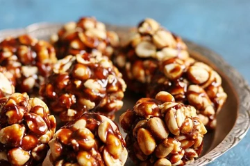 மொறு மொறு சுவையில் வேர்கடலை உருண்டை - பத்து நாள் போனாலும் கெடாமல் வைத்து சாப்பிடலாம்