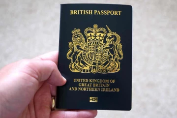உலகின் சக்திவாய்ந்த பாஸ்போர்ட் பட்டியல்: ஒரு படி முன்னேறிய பிரித்தானியா