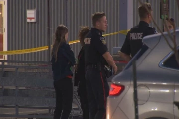 கனடாவின் பிரபல வர்த்தக நிலையத்தில் பெண் மீது கொடூரத் தாக்குதல்