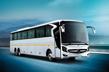 யாழில் சொகுசு பேருந்துடன் மோதிய மோட்டார்சைக்கிள்: ஒருவர் உயிரிழப்பு